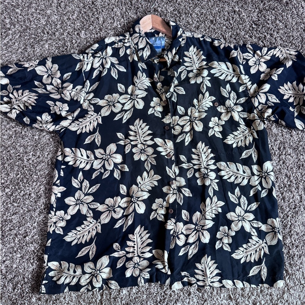 Men's Black Floral Short-Sleeve Button-Down Shirt